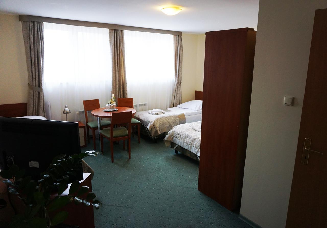 Pod Szczesliwa Gwiazda Hotel Cekanowo Exterior photo